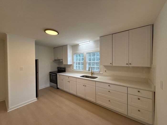 1903 Flint Ln - Photo 3 of 11