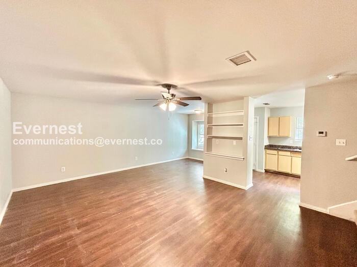 320 Ezekial Ave - Photo 5 of 26