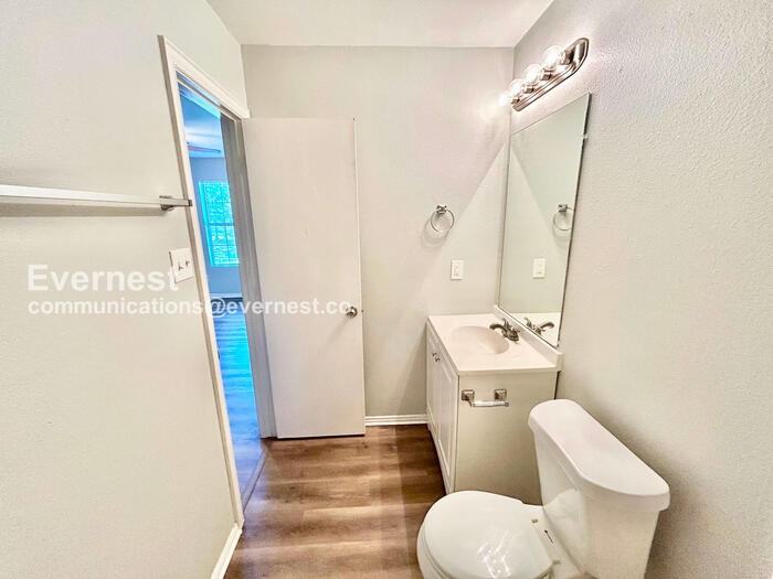 320 Ezekial Ave - Photo 7 of 26