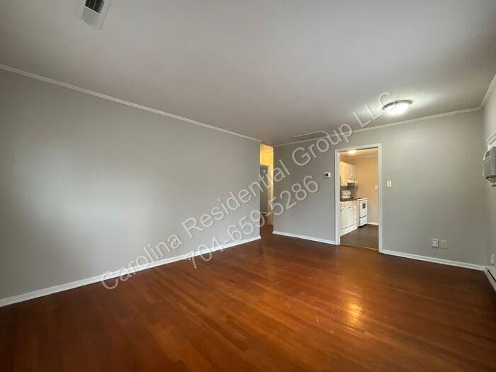 1742 Academy St - Photo 4 of 11