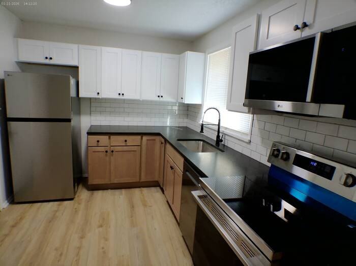 12000 Armitage Dr - Photo 4 of 9