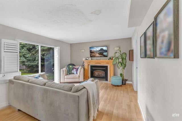 6472 138 St #1 - Photo 3 of 19