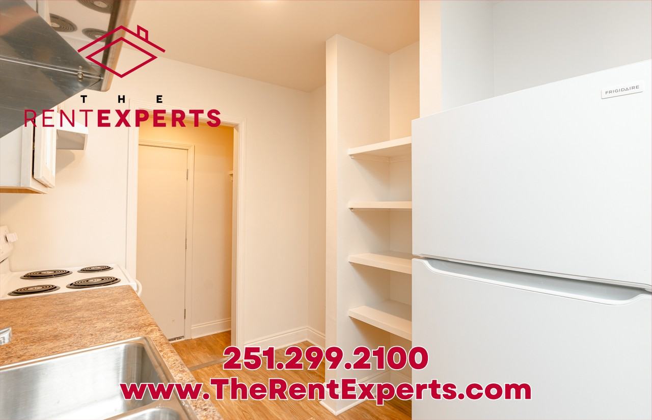 7513 Old Shell Rd #21 - Photo 7 of 22