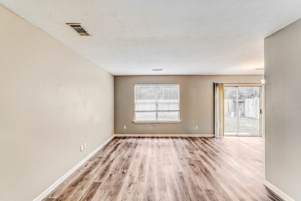 19402 Garden Pool Ln - Photo 6 of 17