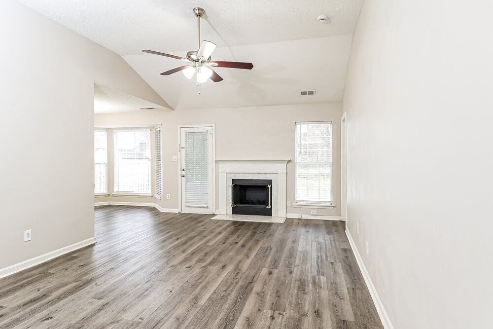 11518 Larix Dr - Photo 4 of 16