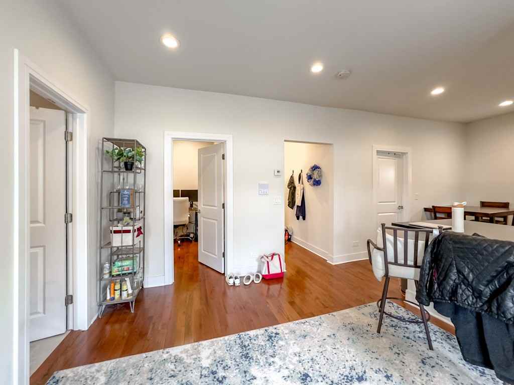 1040 W School St #1040-2R - Photo 4 of 15