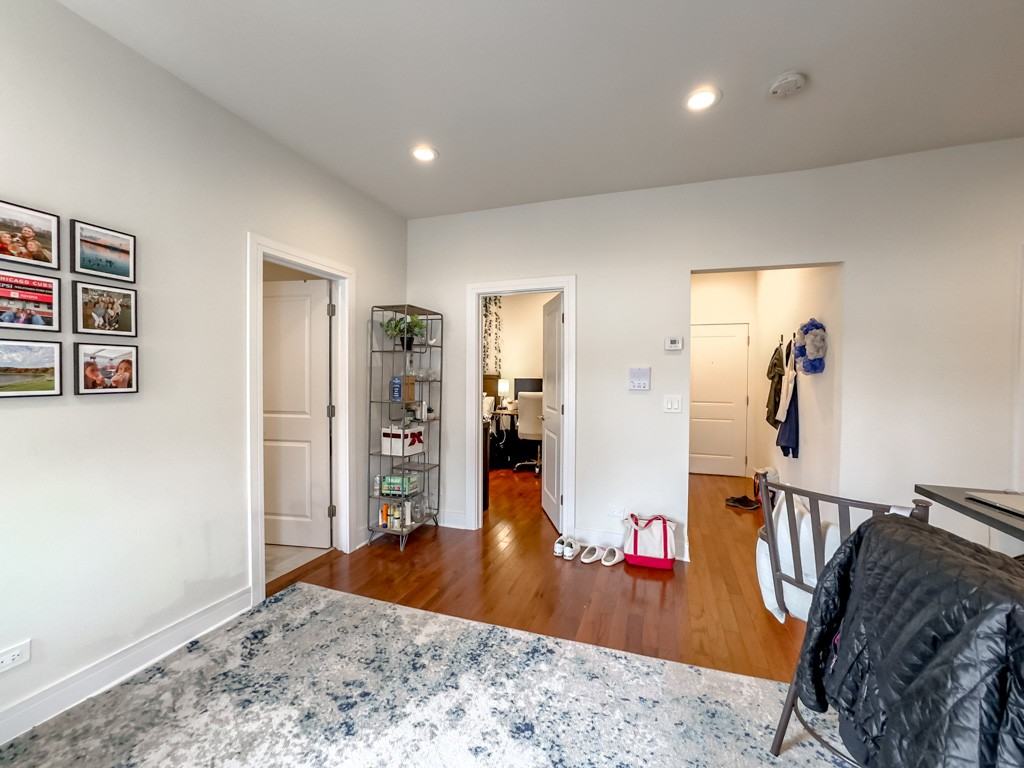 1040 W School St #1040-2R - Photo 7 of 15