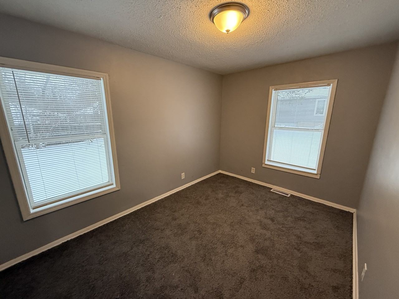 466 Wyoming Ave #NA - Photo 6 of 8