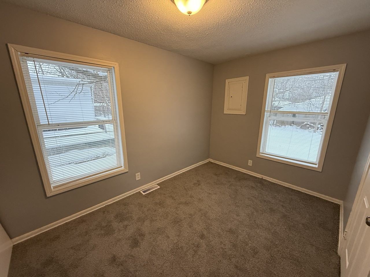 466 Wyoming Ave #NA - Photo 7 of 8