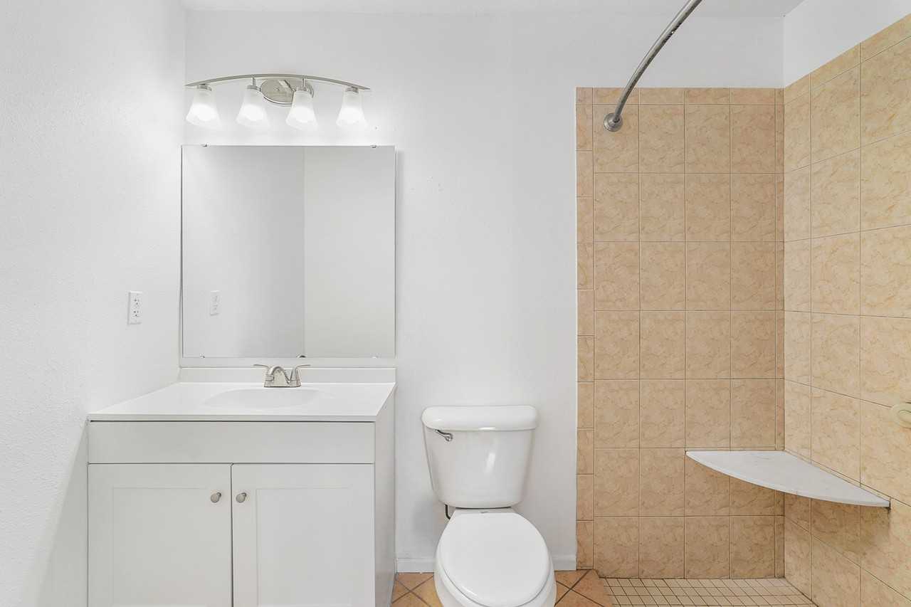 1221 Sleepy Hollow Rd #NA - Photo 4 of 17