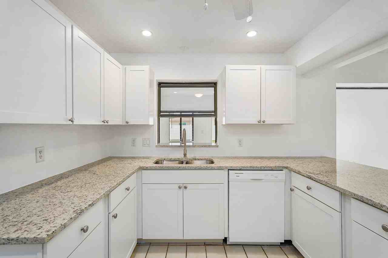 1221 Sleepy Hollow Rd #NA - Photo 5 of 17