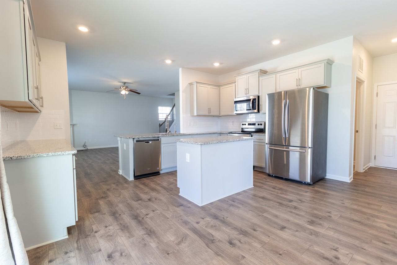 478 Sapphire Rd #NA - Photo 3 of 31