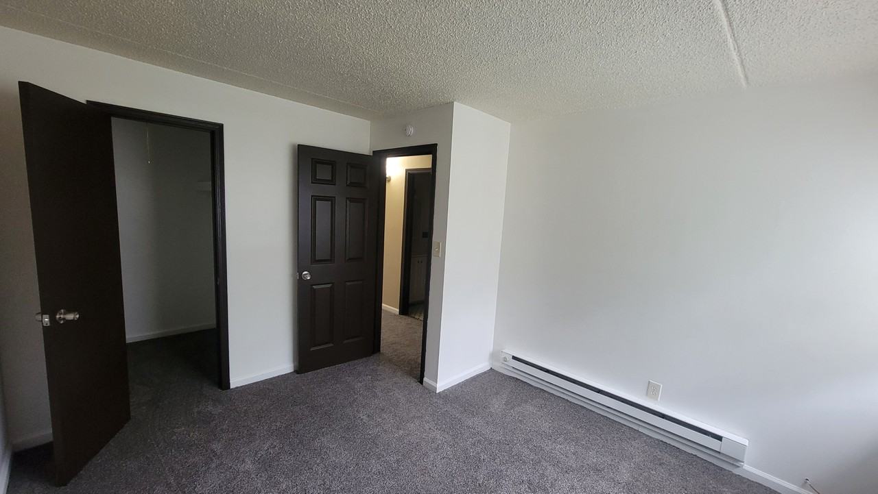 723 E Waterloo Rd #A - Photo 4 of 5