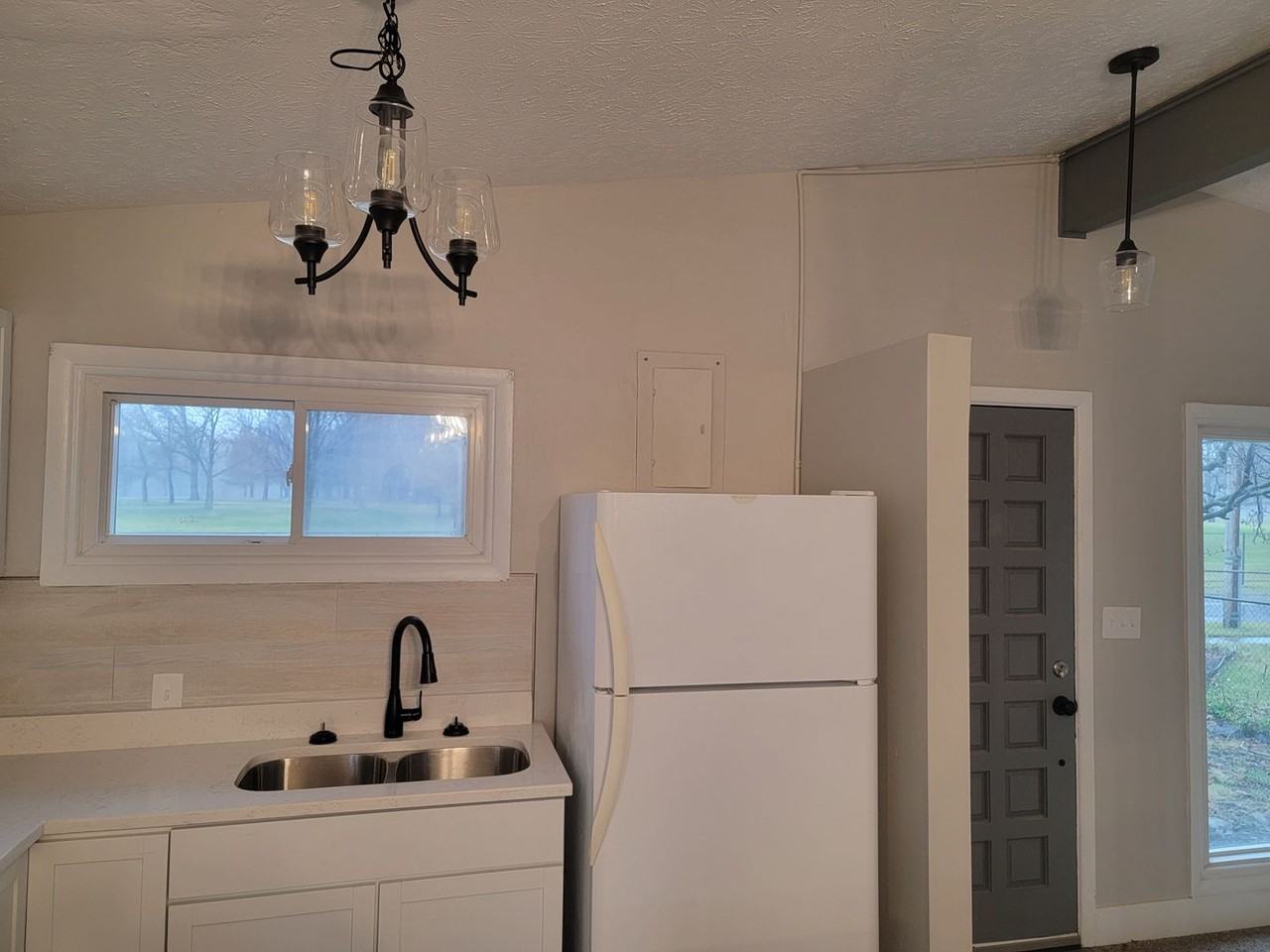 1196 Thorndale Dr #NA - Photo 6 of 20