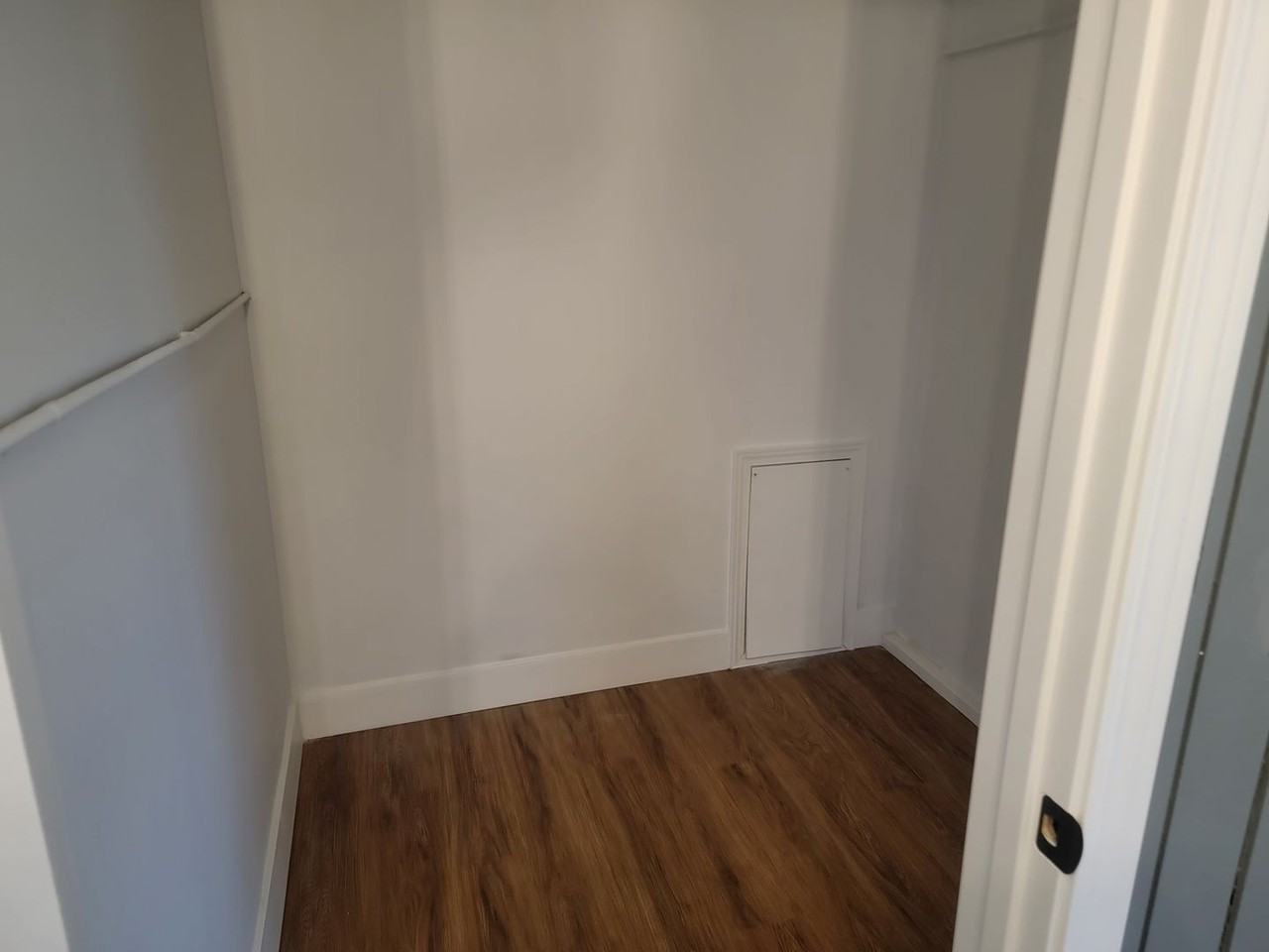 1196 Thorndale Dr #NA - Photo 7 of 20