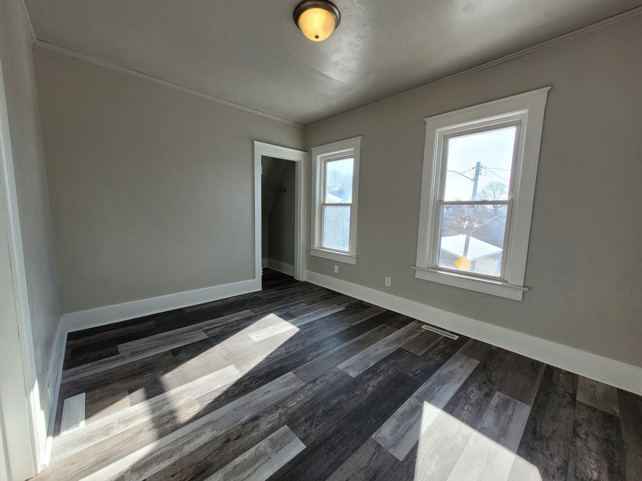 816 School Pl #1 - Photo 3 of 11