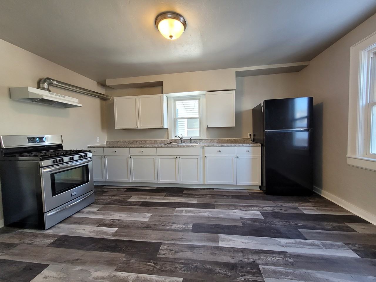 816 School Pl #1 - Photo 6 of 11