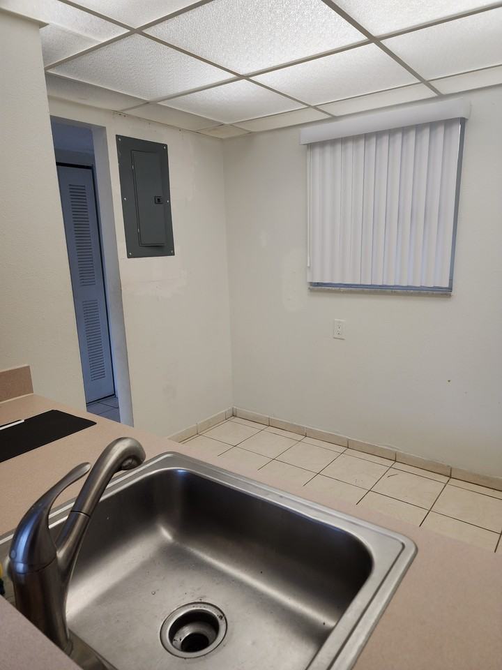 18111 Nw 68th Ave #H208 - Photo 4 of 50