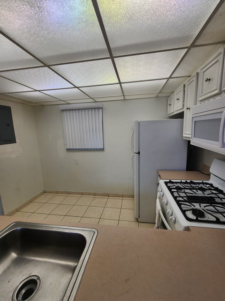 18111 Nw 68th Ave #H208 - Photo 7 of 50