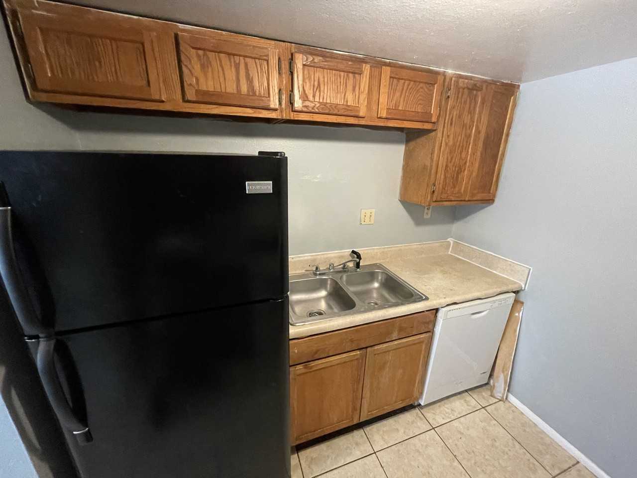 1408 Holden Ave #A - Photo 3 of 10