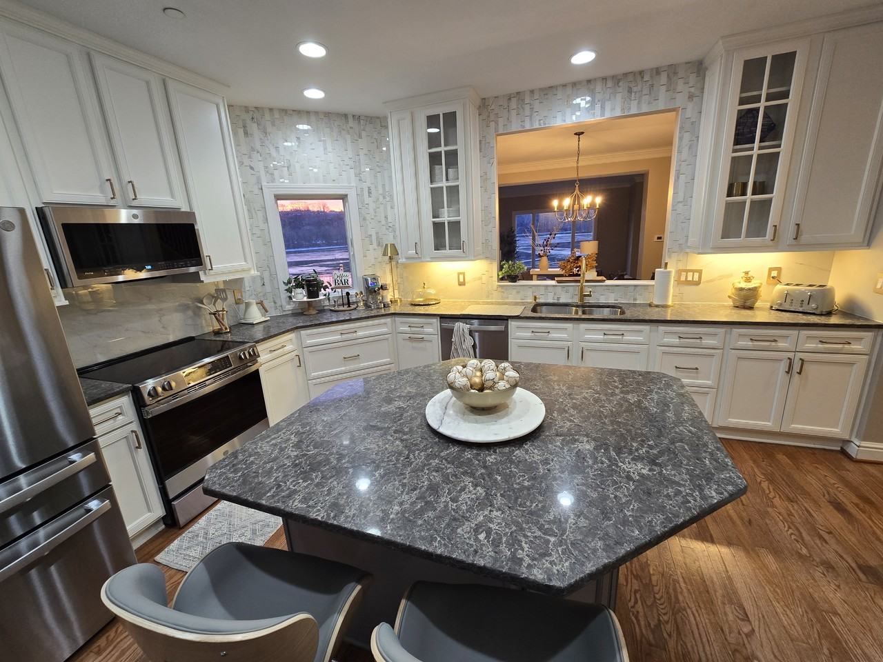 117 Saint Charles Ct #117 - Photo 7 of 37