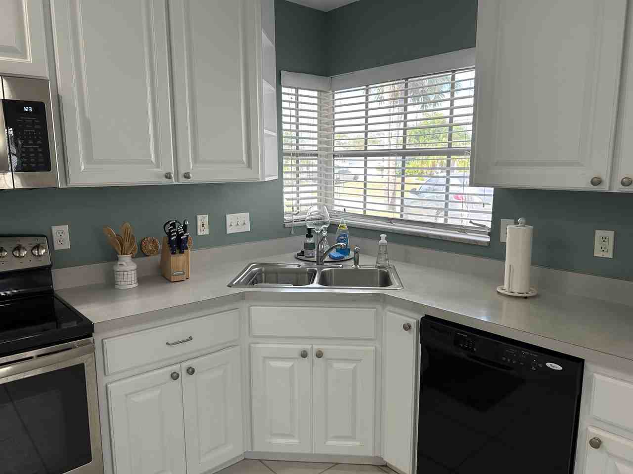 1220 Lakeside Dr #NA - Photo 6 of 29