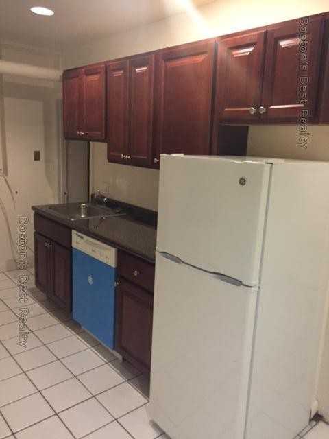 27 Saint Lukes Rd #18 - Photo 4 of 12