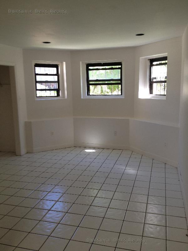 27 Saint Lukes Rd #18 - Photo 6 of 12