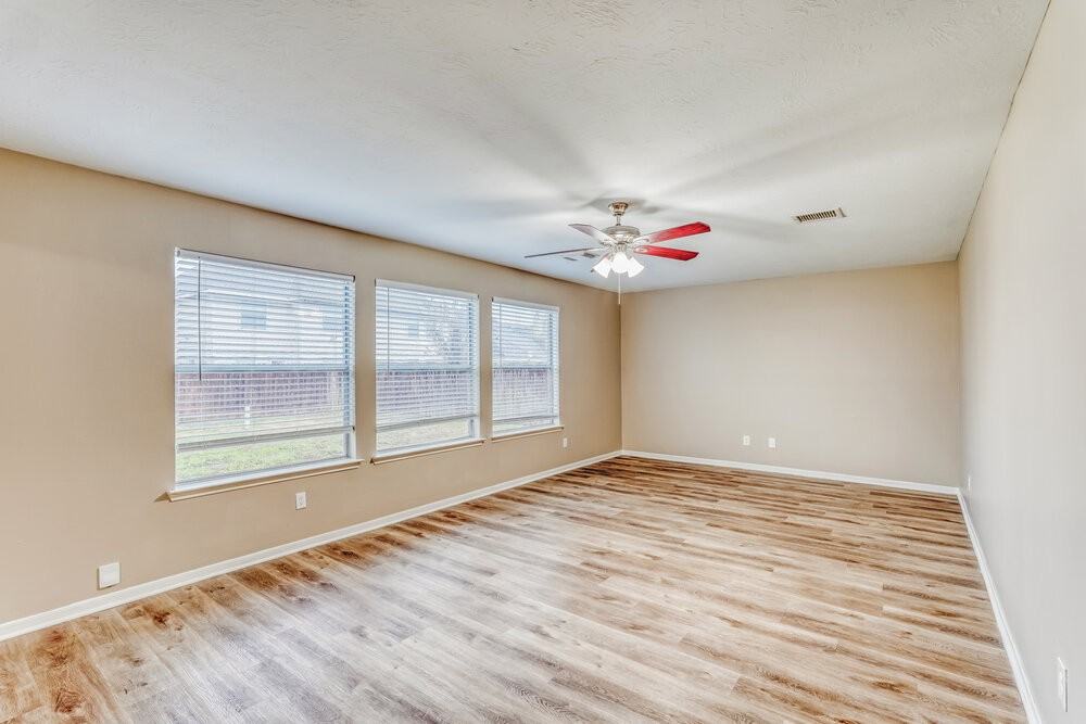 6207 Winter Oak St - Photo 5 of 17