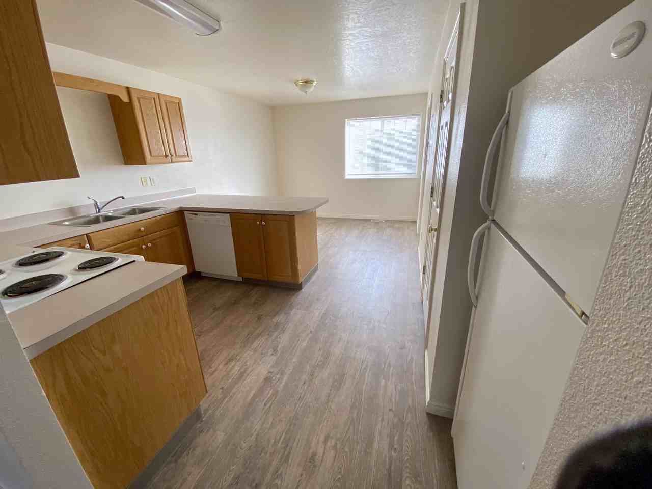 2420 E Terry St #2 - Photo 3 of 9