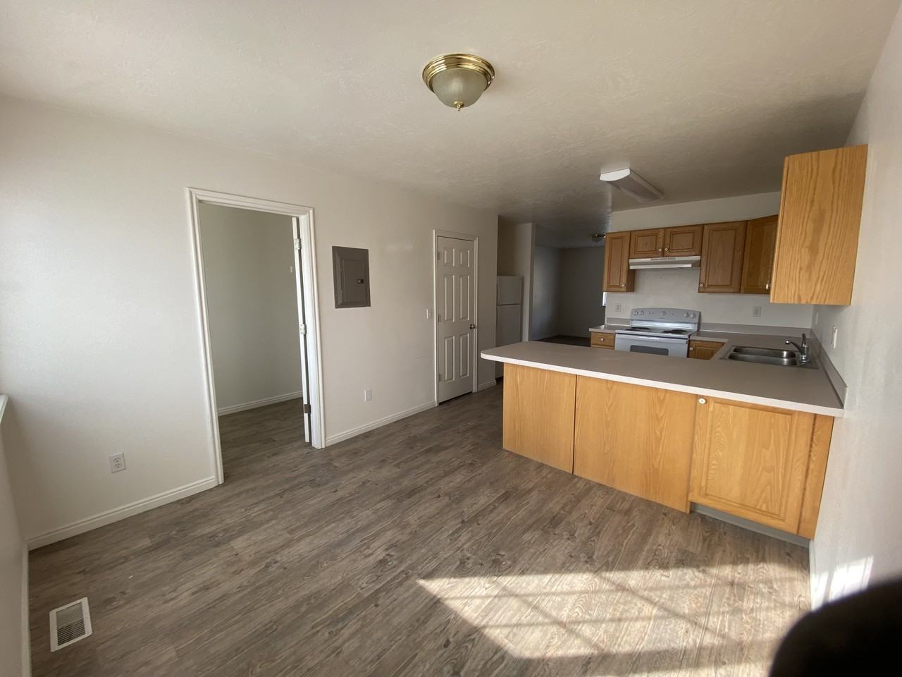 2420 E Terry St #2 - Photo 4 of 9