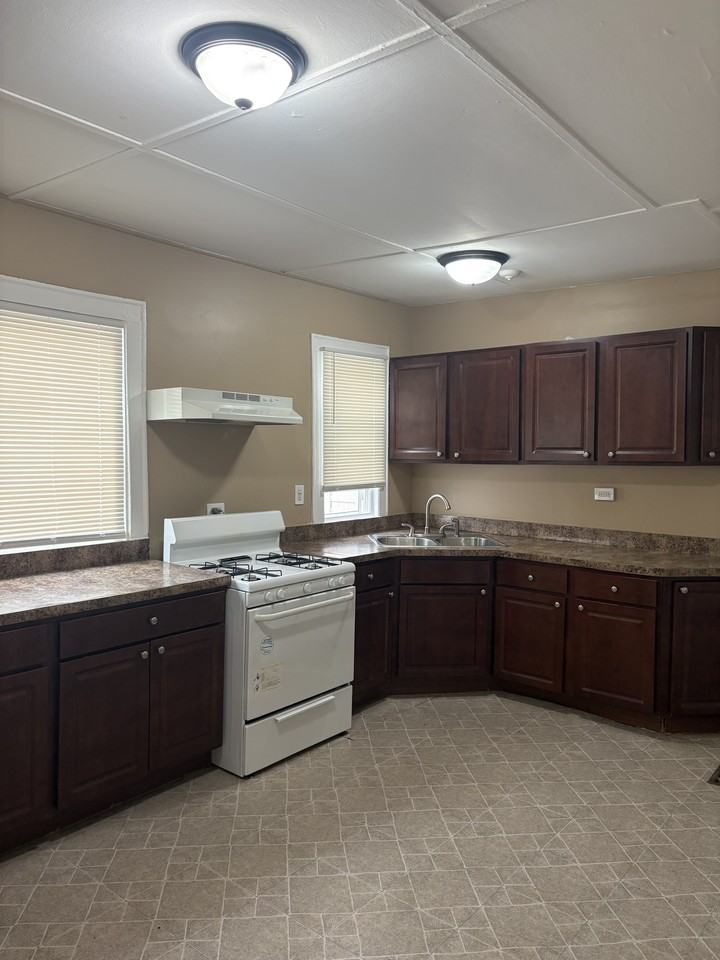 12027 S Lafayette Ave #1 - Photo 7 of 12