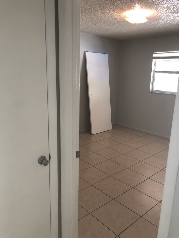 2068 Poinsetta Ave #A - Photo 3 of 13