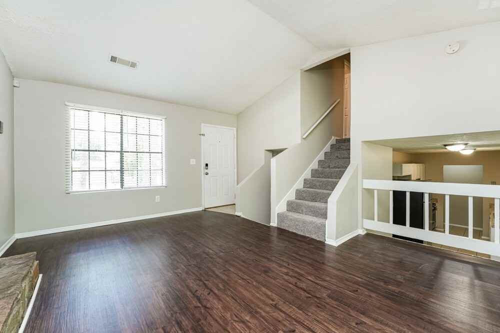 6198 Creekford Dr - Photo 6 of 18