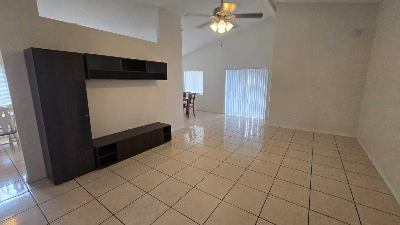 4854 Kingston Cir #1 - Photo 6 of 43