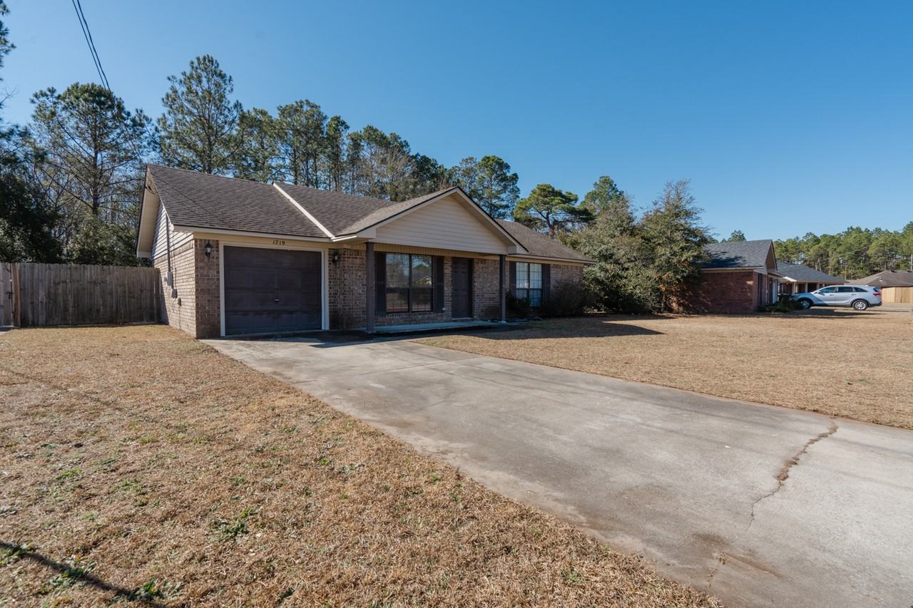 1719 Ashton Dr #1 - Photo 3 of 26