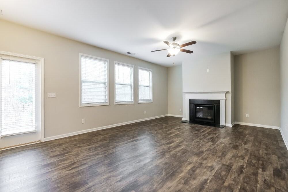 345 Lenore Ct - Photo 5 of 17