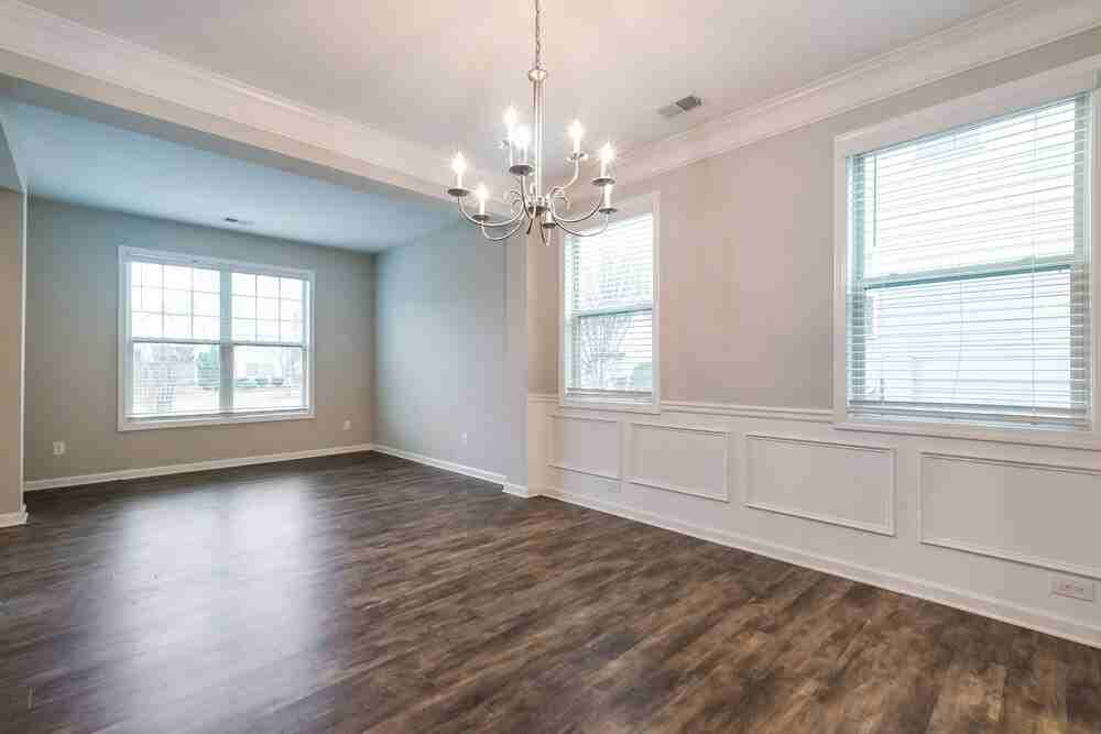 345 Lenore Ct - Photo 7 of 17