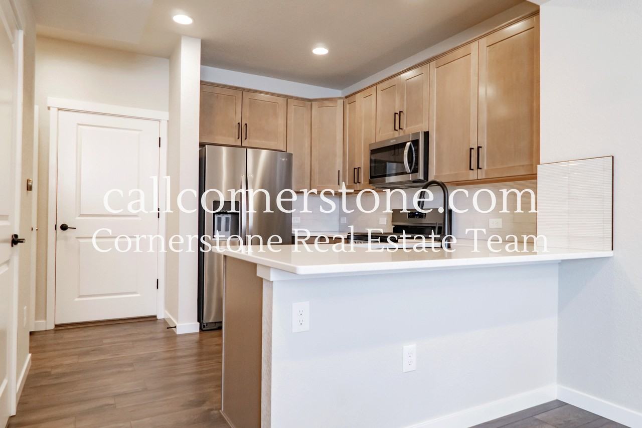 3683 Levy Park Dr #1 - Photo 5 of 26