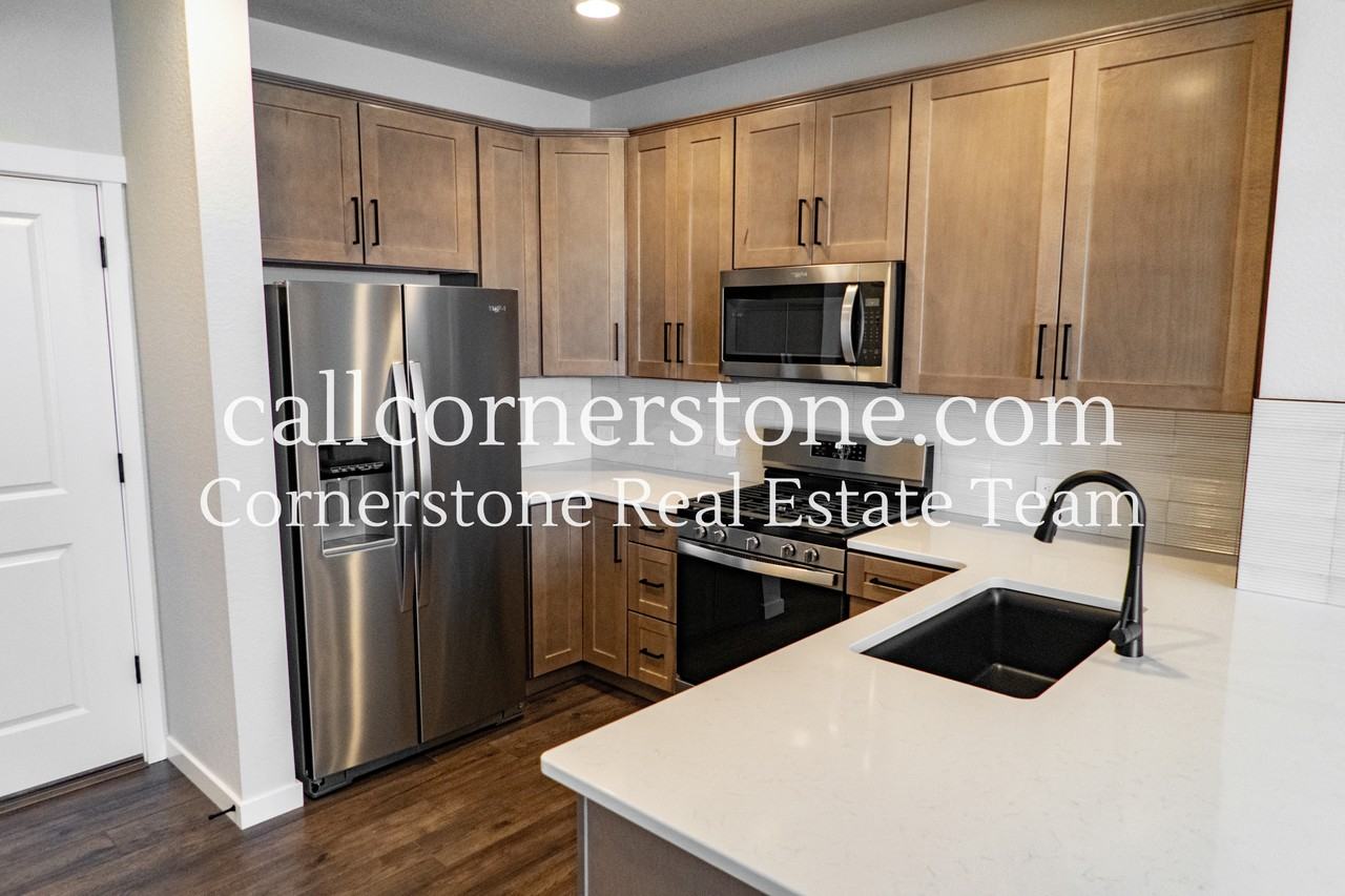 3683 Levy Park Dr #1 - Photo 6 of 26