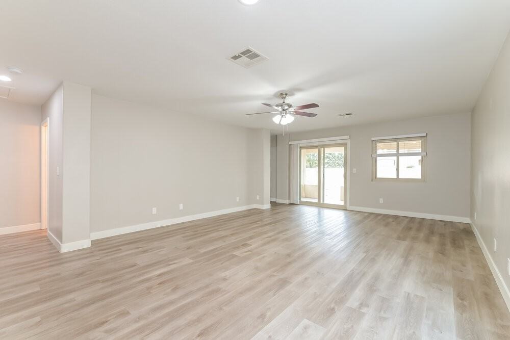 1057 Spotted Bull Ct - Photo 4 of 16