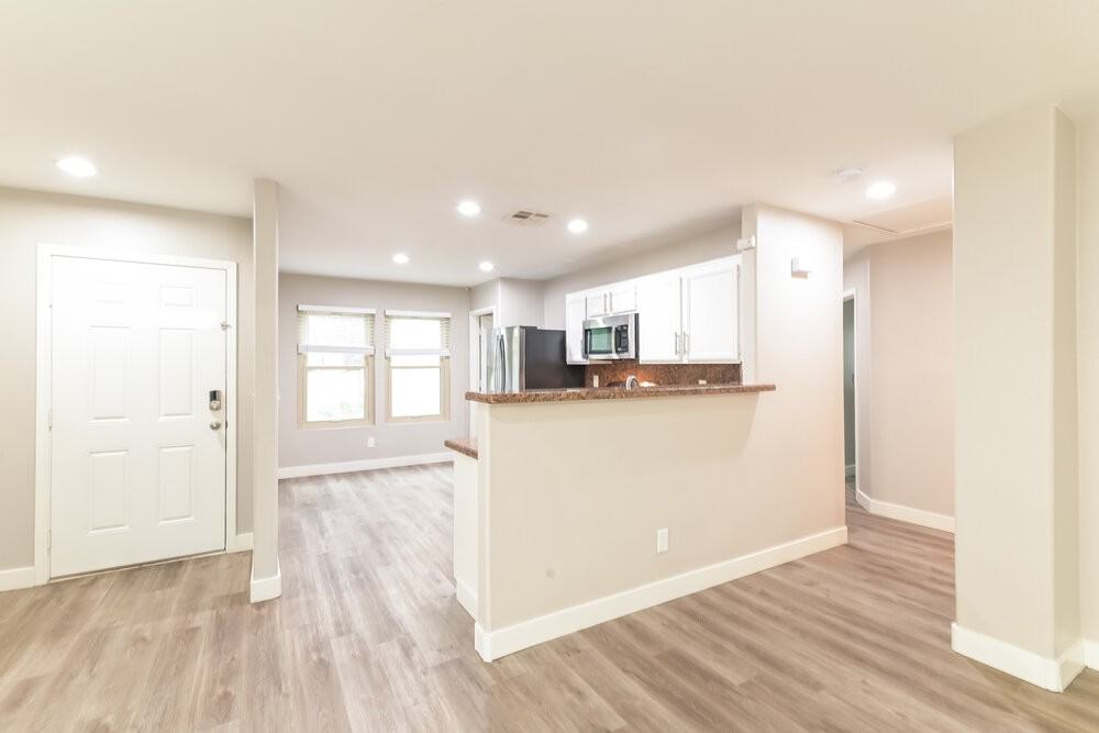 1057 Spotted Bull Ct - Photo 6 of 16