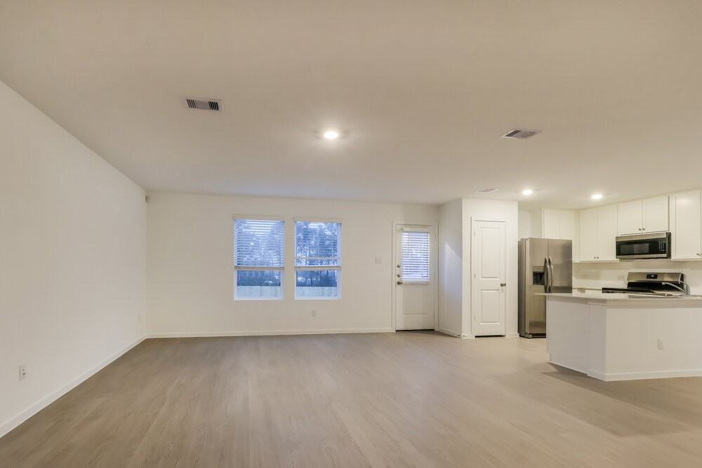 15254 Abella Dr - Photo 4 of 17