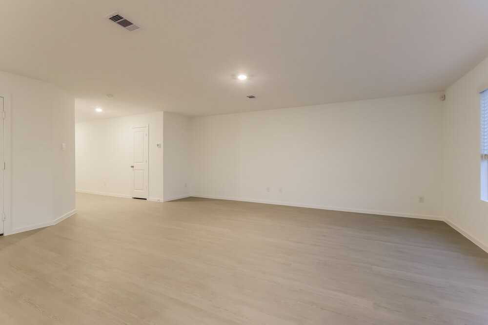 15254 Abella Dr - Photo 6 of 17