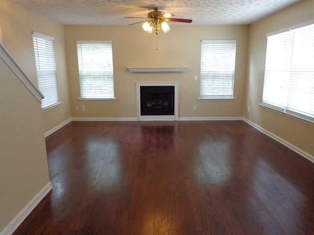 836 Windcroft Cir NW - Photo 2 of 9