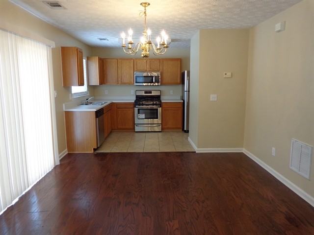 836 Windcroft Cir NW - Photo 3 of 9