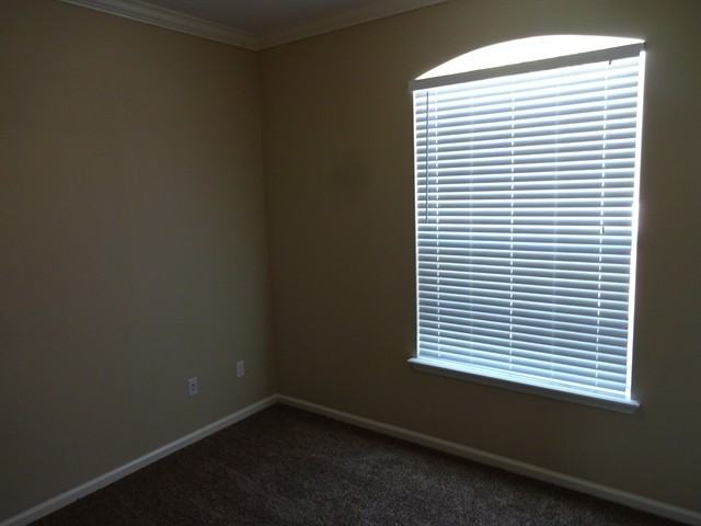 4341 Boat Club Dr - Photo 3 of 16