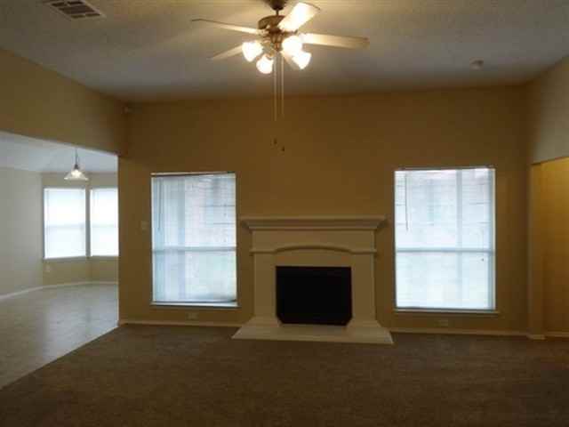 904 Crowder Dr - Photo 2 of 12