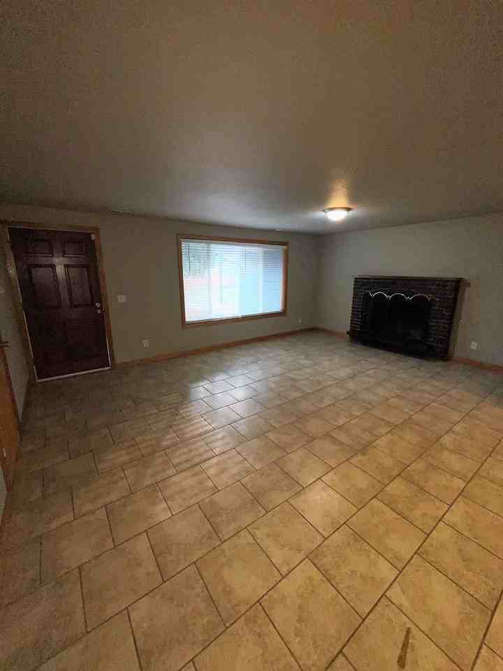 13304 209th Ave Se - Photo 4 of 22