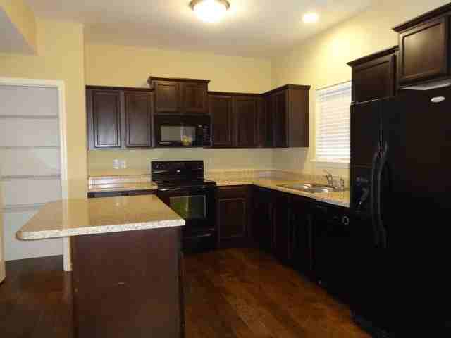 601 Smoky Mountains Dr - Photo 3 of 13